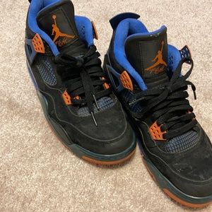 Used pair of Jordan 4s size 9
